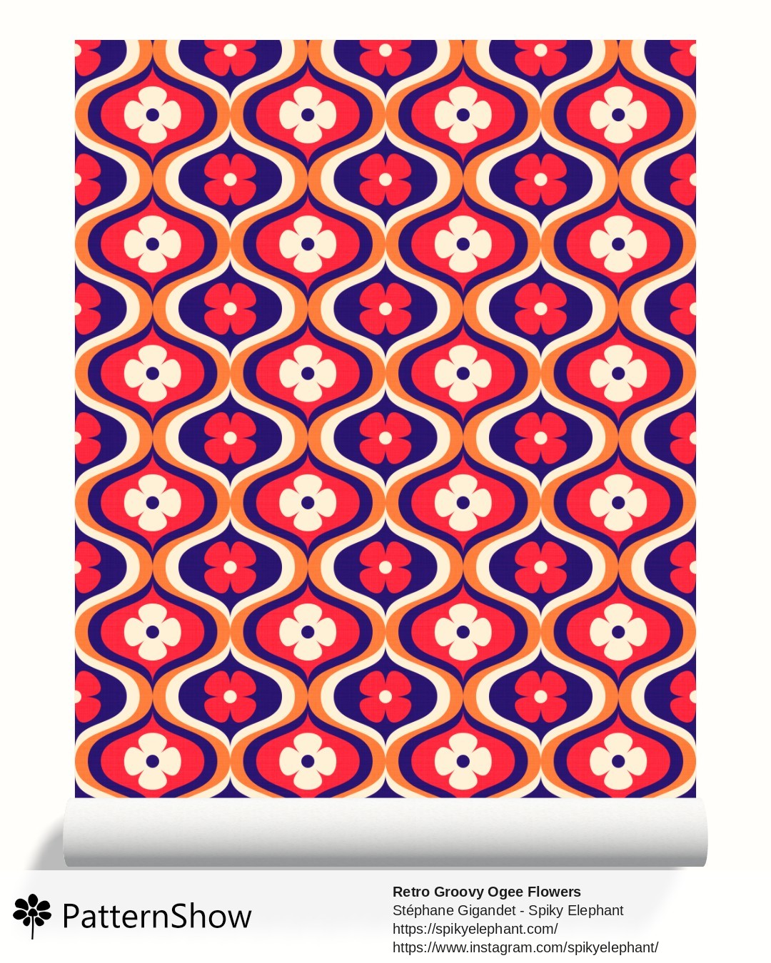 Retro Groovy Ogee Flowers wallpaper - Indigo, Orange, Red, Cream
